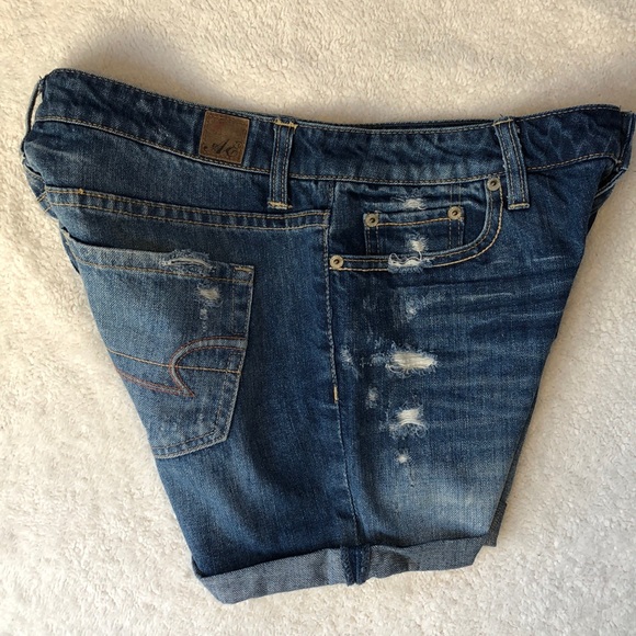 American Eagle Outfitters Blue Medium Wash Distressed Midi Shorts Size 6 - Picture 10 of 14